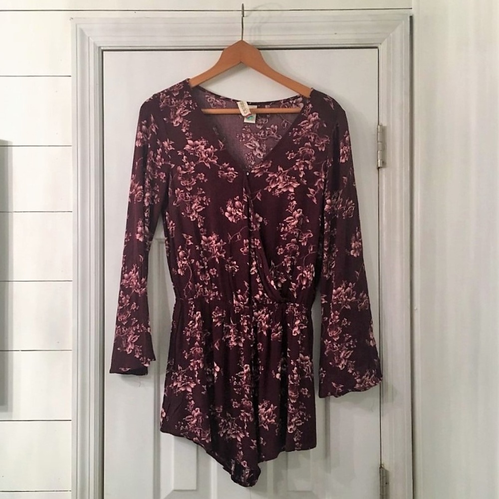 NWOT Bell Sleeve Floral Print Romper